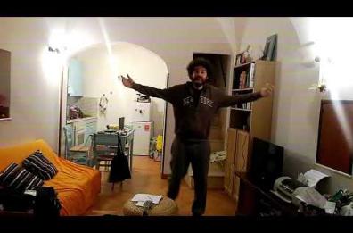 Camillo Pace esorcizza il Covid 19:  con contrabbasso e jazz nell’anima di cantautore