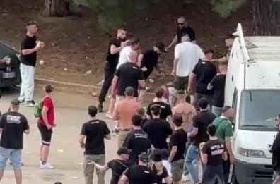 Bari, tifoso picchiato davanti al figlio solo perché voleva recuperare uno zainetto: il video è virale. Un'altra lite fra ultras degenera: botte in curva