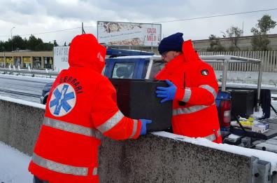 Tangenziale, tè caldo agli automibilisti