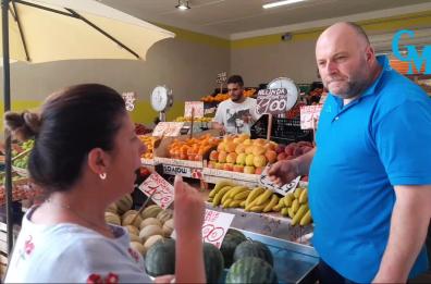 Caro prezzi a Bari, la gente protesta al mercato di Japigia: ortaggi troppo costosi
