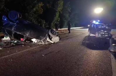 Salento, schianto tra Opel Meriva e Panda sulla 274: tre feriti, strada chiusa