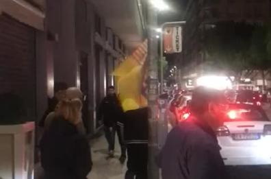 Il Lecce resta in A: la gioia dei tifosi in piazza Mazzini e allo stadio Olimpico 