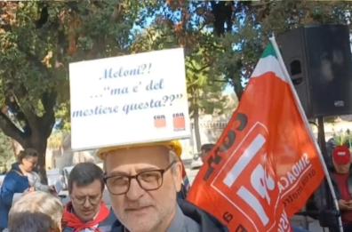 «Il potere logora chi non ce l'ha», sindacato pensionati Cgil scende in piazza a Bari