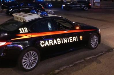 Folle fuga in auto nel Barese per sfuggire ai carabinieri: tre arresti