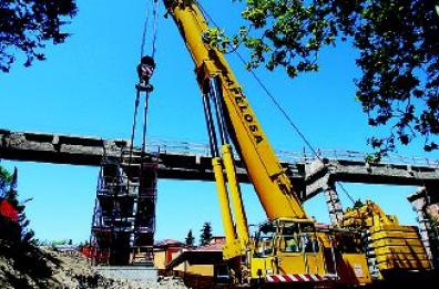 Ponte chiuso da un anno
 e siamo a metà dell'opera