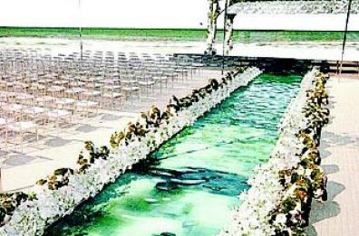 Santo Stefano, una sala 
allestita sulla spiaggia