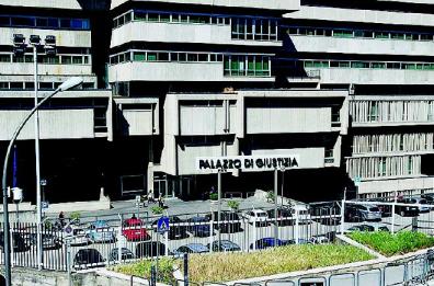 Potenza, «soffiate» su indagini
condannato ex sostituto pg