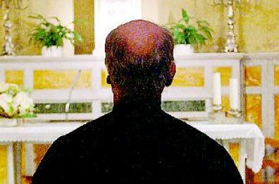 «Se sei iscritto all'Arcigay 
non puoi fare da padrino»