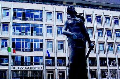 Bambini maltrattati, i genitori
chiedono i danni al ministero