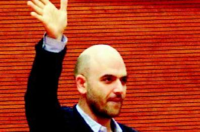 Bari, domani alla Feltrinelli 
arriva Saviano: via Melo blindata
