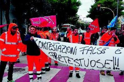 Monteco, i vigili ispezionano 
i mezzi igiene urbana