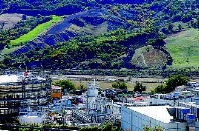  Il petrolio lucano tenta la malavita
Un segnale l'attentato al sindaco