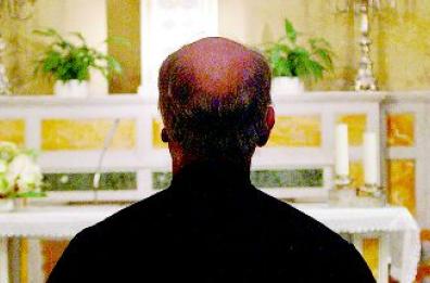 Scandalo gay, trema la chiesa lucana: quelle chat creano scompiglio