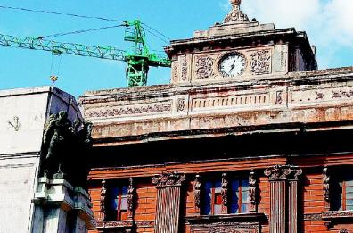 Taranto, lo storico Palazzo degli Uffici e il sogno archistar