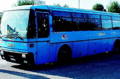 Pretende di viaggiare gratis e aggredisce autista bus a Taranto