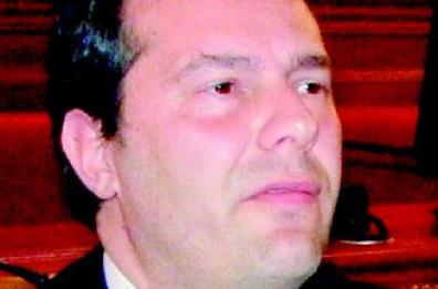 Bisceglie, il sindaco va col Pd 
 con centinaia di suoi seguaci