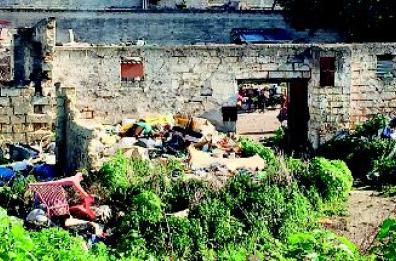 È caos sul campo profughi 
a Bari non lo vuole nessuno