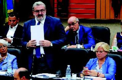 Con i segretari particolari 
 spuntano staff e «premi»