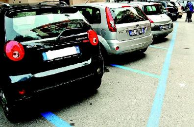 Sosta a pagamento, a Taranto si cambia:  le strisce blu arrivano a San Vito