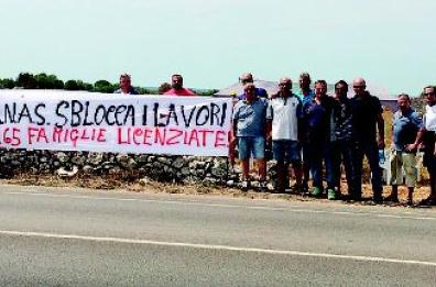 Statale 275, marcia su Roma 
dei 165 operai rimasti a casa