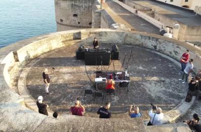 Joe T. Vannelli a Taranto: la dance «svela» il Castello