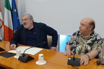 Bari, Lino Banfi da Emiliano per celebrare i suoi 88 anni: «A settembre docufilm sulla mia vita»