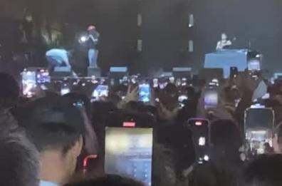 Geolier a Gallipoli parla del ragazzo picchiato per una foto in discoteca: «Vivo per i miei fan, questo è inaccettabile»