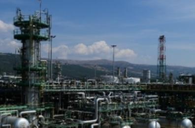 Fumo dallo stabilimento Eni
«Nessuna anomalia nell'aria»