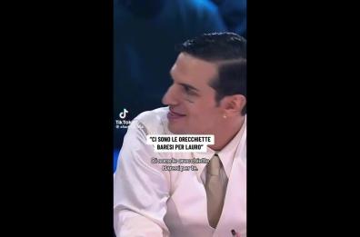 Dal pubblico le orecchiette baresi per Achille Lauro: il siparietto a X-Factor diventa virale