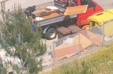 Bari, incivili immortalati a Japigia, Leonetti: «Aiutateci ad individuarli»