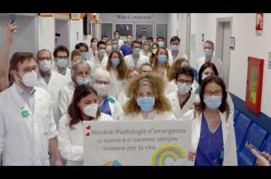 «Quarantella», la pizzica arriva all'ospedale di Novara: la performance del personale sanitario