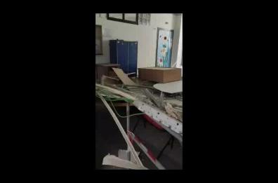 Tragedia sfiorata nella scuola elementare «Marco Polo» di Palese: crolla il soffitto dopo la chiusura