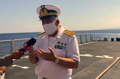 Taranto, ecco la manovra di ormeggio del pattugliatore &laquo;Thaon Di Revel&raquo; 