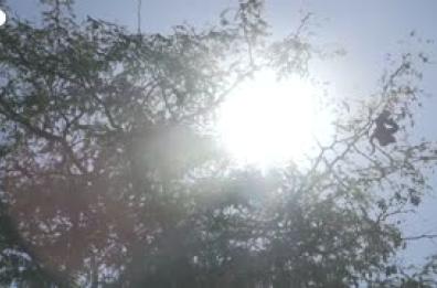 Francia nella morsa del caldo, a Lione ci si 'rinfresca' lungo il Rodano