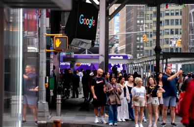 Giovane spara a Times Square, ferisce tre persone