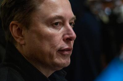 Musk contro Apple, favorirebbe OpenAI su iPhone