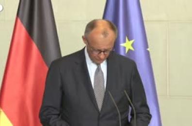 Merz: "L'Ucraina deve essere al tavolo delle trattative dopo il vertice Trump-Putin"