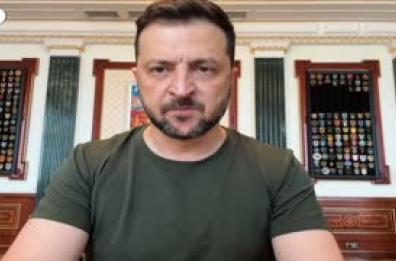 Zelensky: "Mosca uccide anche nel giorno dei negoziati"