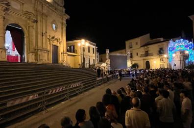 Arrivato a Militello feretro di Pippo Baudo