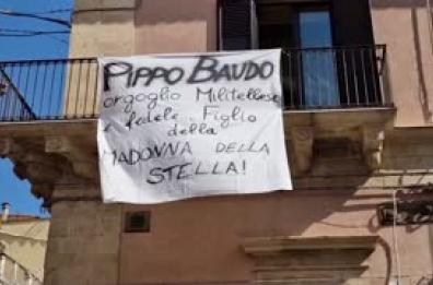 Pippo Baudo, lo striscione in suo onore: "Orgoglio Militellese"