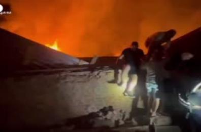 Ucraina, le squadre di emergenza al lavoro dopo un attacco notturno russo sulla citta' di Okhtyrka