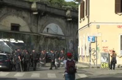 Milano, al via sgombero Leoncavallo dopo 31 anni