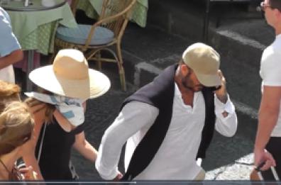 David e Victoria Beckham a passeggio per le vie di Capri
