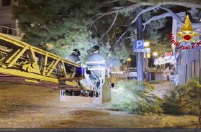 Maltempo a Rimini: grandine e vento fino a 100 km/h