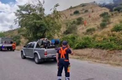 Incendio in provincia di Chieti, realizzata una linea tagliafuoco idraulica