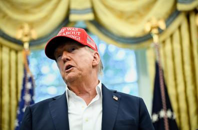Sondaggio, il 56% degli americani boccia Trump
