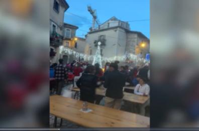 Freddo (quasi) anomalo in Abruzzo. E un borgo anticipa il Natale