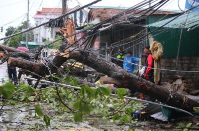 Tifone Kajiki, tre morti e 13 feriti in Vietnam