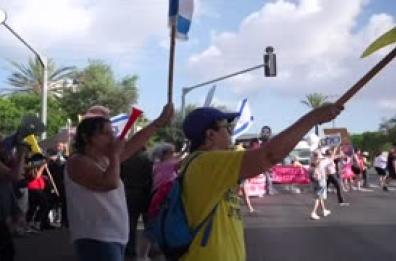 Una giornata di intense proteste in tutta Israele. Bloccata l'autostrada a Tel Aviv