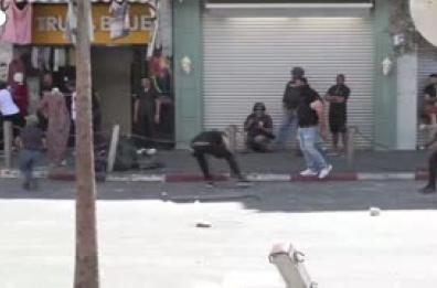 Raid dell'Idf a Ramallah, scontri e lancio di gas lacrimogeni contro i palestinesi